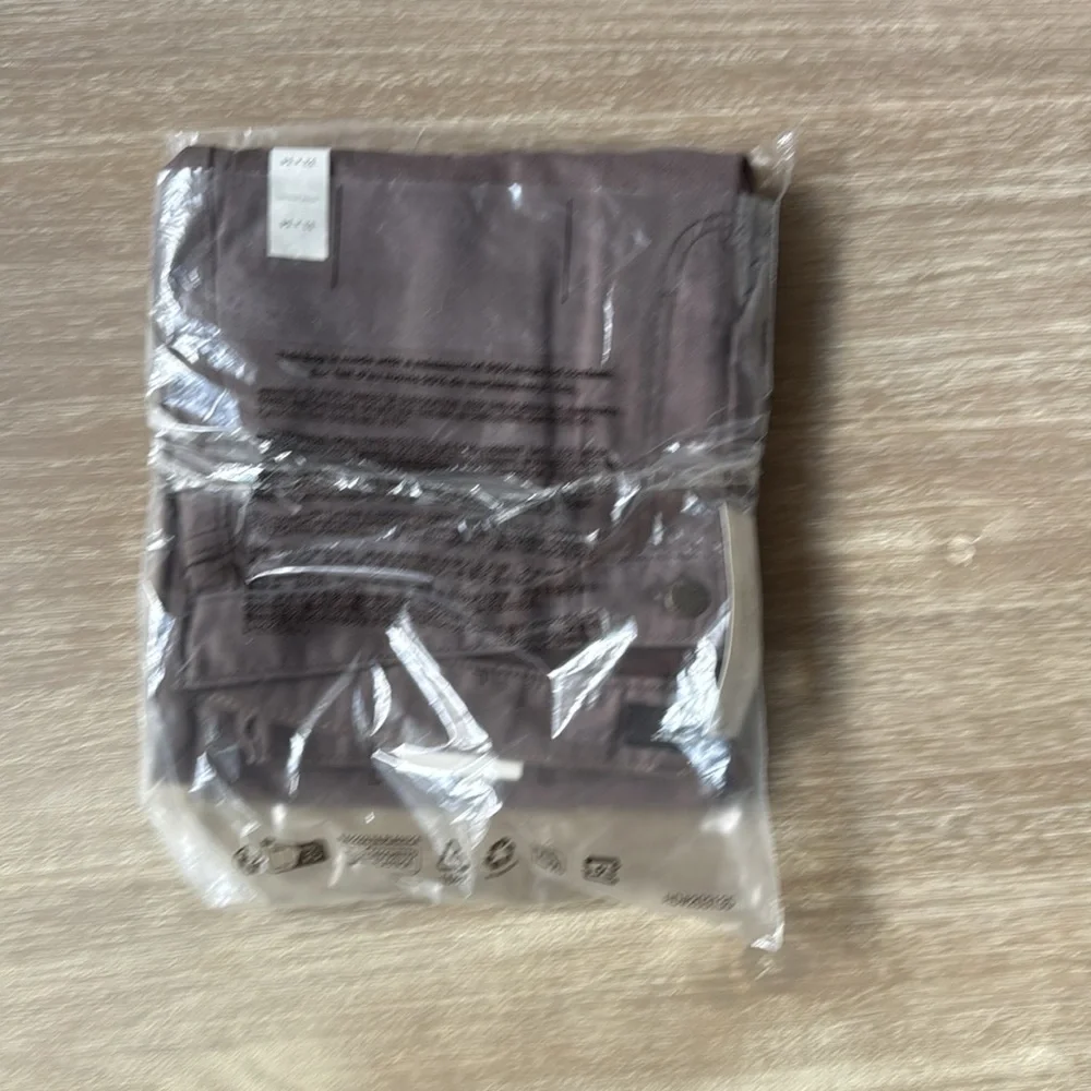 Banana Republic ATHLETIC TRAVEL PANT size 32x34‎ New With Tags